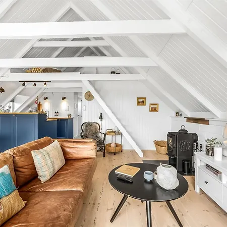 Hen - 400m From The Sea By Interhome