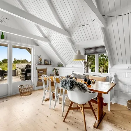 Hen - 400m From The Sea By Interhome