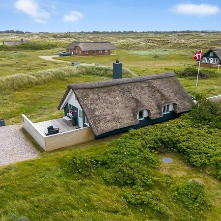 Hen - 400m From The Sea By Interhome *